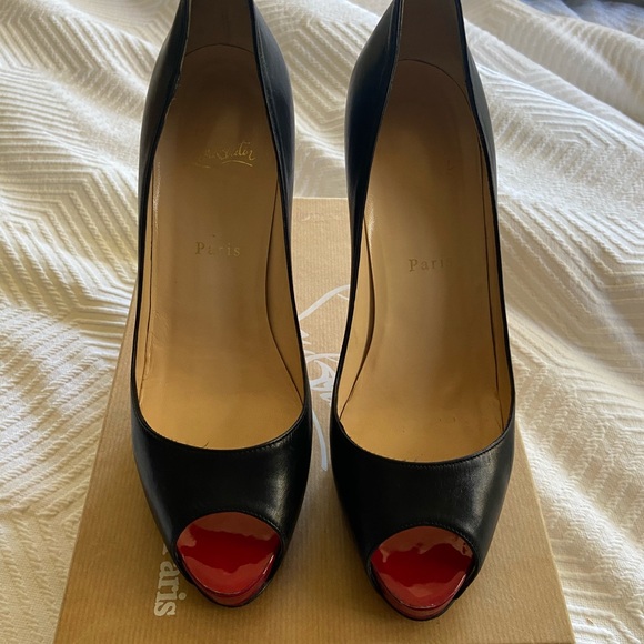 Christian Louboutin Very Prive leather heel